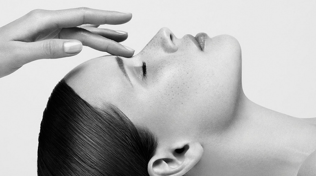 Sothys autumn-winter seasonal full body massage with cacao and tonka at Lift Beauty Clinic, featuring a luxurious seasonal spa treatment.